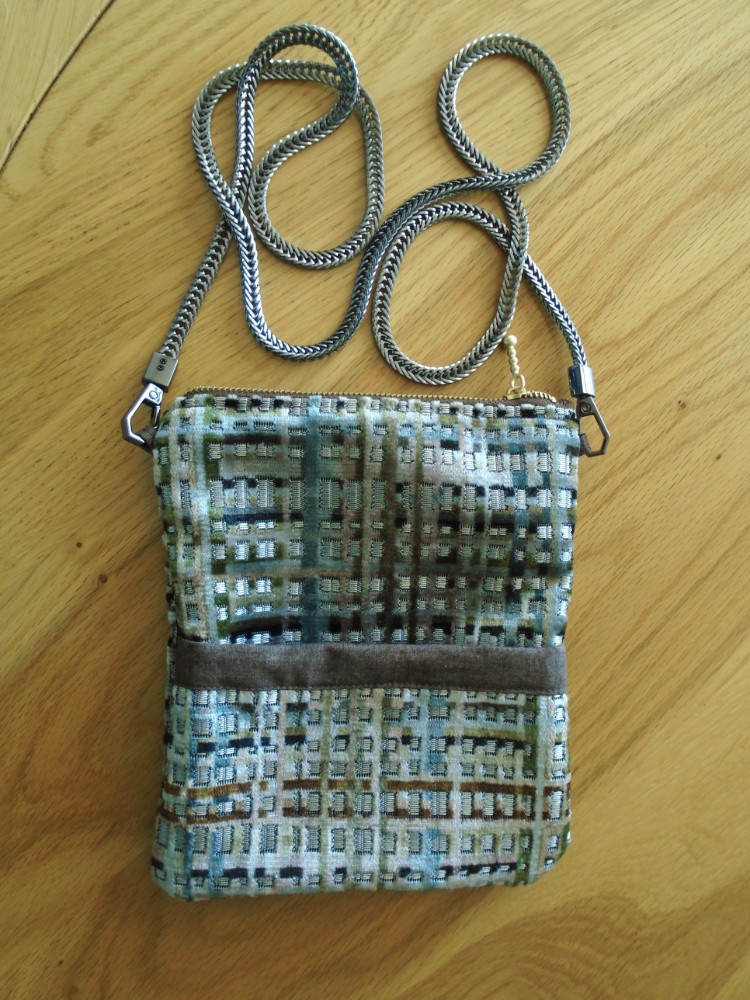 Geometric design phone pouch image